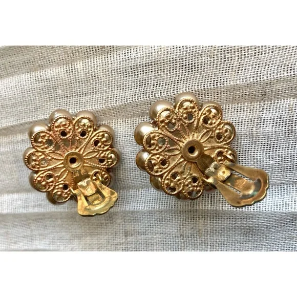 Vintage Mocha Faux Pearl Cluster Earrings AB Cats Eye Clip-Ons Filigree - Picture 3 of 4